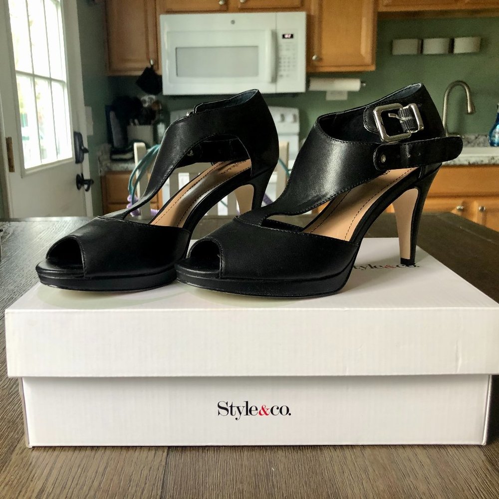 Great Condition, Black Women's Heels, Size 7.5